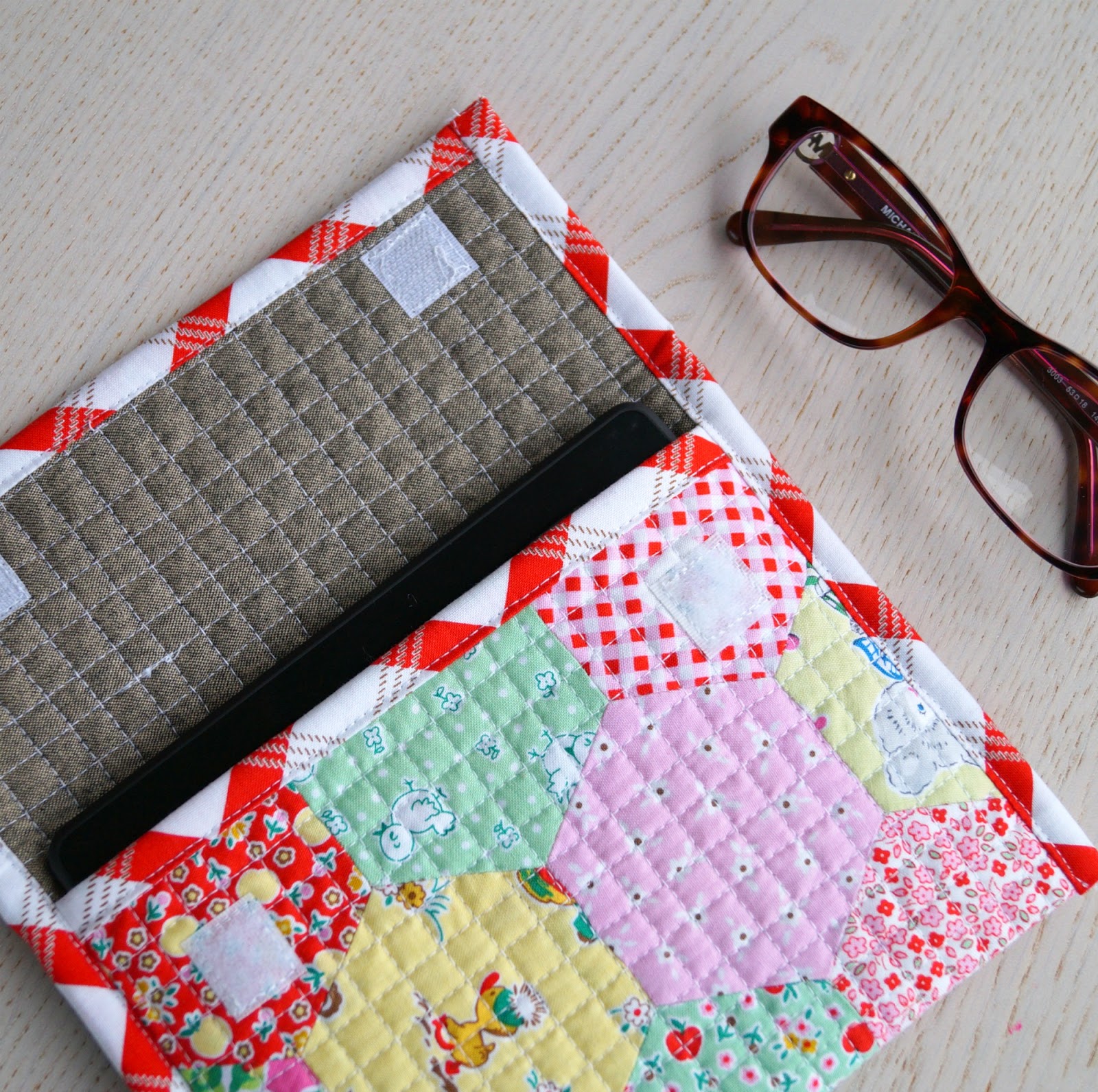 EPP Kindle Case {FREE TUTORIAL} Samelia's Mum Quilting, Crafting, Crochet & Cake Bloglovin’